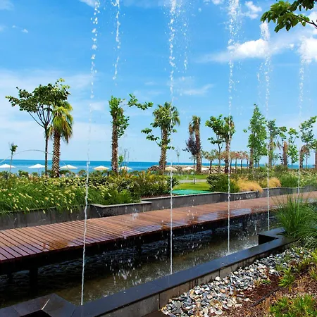 Ramada Plaza & Готель 5*