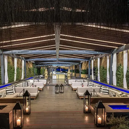 Hotel Ramada Plaza &