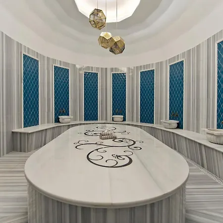 Готель Ramada Plaza & 5*