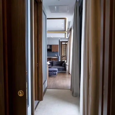 Hotel Ramada Plaza & 5*