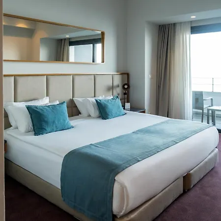 Ramada Plaza & 5*