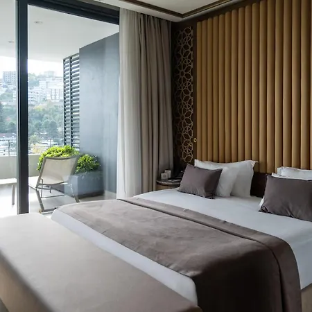 Hotel Ramada Plaza &