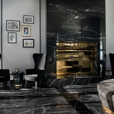 Готель Ramada Plaza &