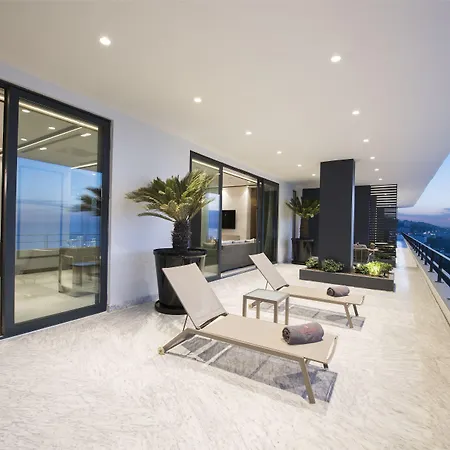 Ramada Plaza & Hotel