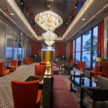 Ramada Plaza & Готель 5*