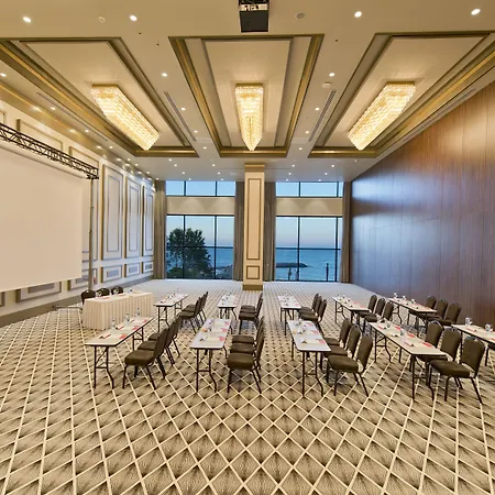 Ramada Plaza & Hotel