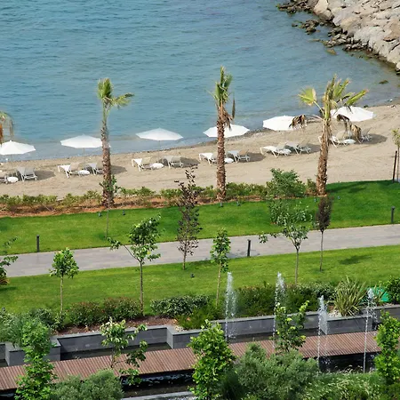 Готель Ramada Plaza & 5*