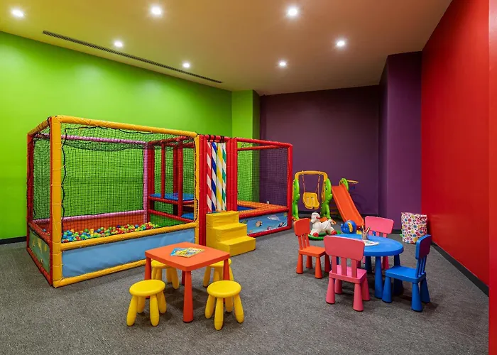 Ramada Plaza & Szálloda