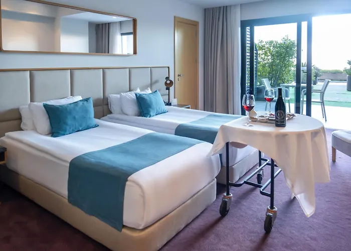 Szálloda Ramada Plaza & 5*