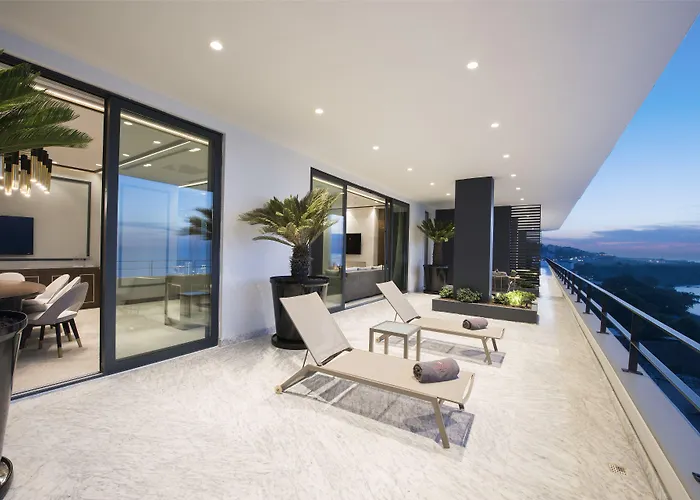 Ramada Plaza & Hotel