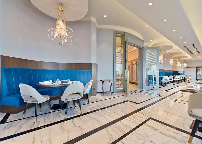 Szálloda Ramada Plaza & 5*