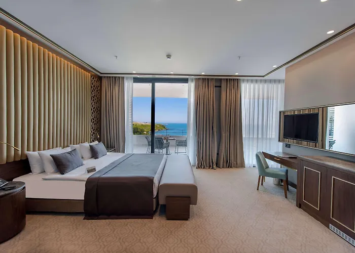 Ramada Plaza & Szálloda