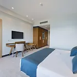 Ramada Plaza & 트라존