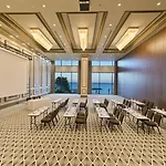 Ramada Plaza & 호텔