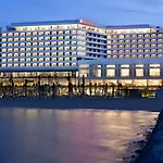 Ramada Plaza & 호텔 트라존