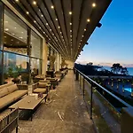 Ramada Plaza & 호텔