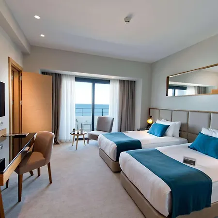 Ramada Plaza & Hotel