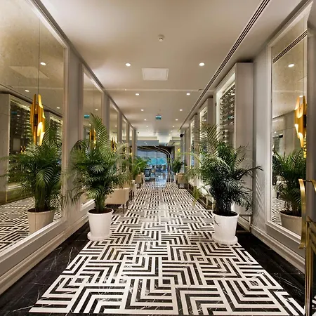Отель Ramada Plaza & Трабзон