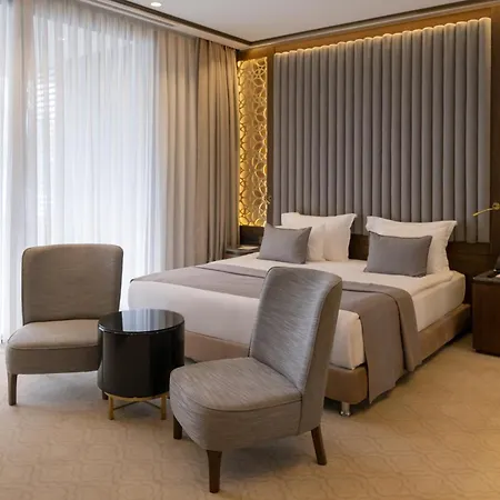 Ramada Plaza & Hotel