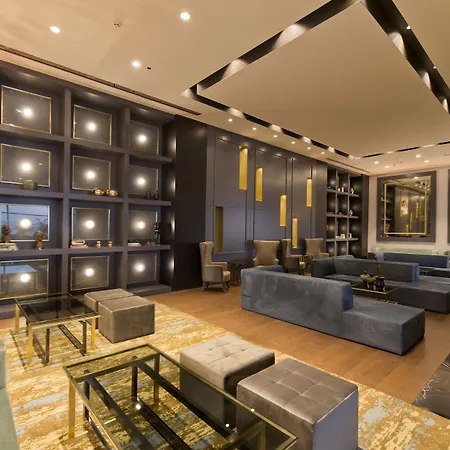 Hotel Ramada Plaza & 5*