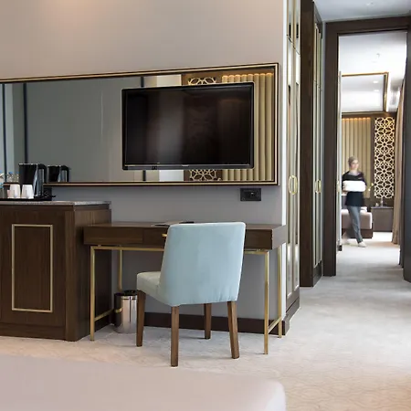 Ramada Plaza Hotel&spa 5*