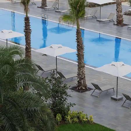 Hotel Ramada Plaza & 5*