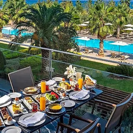 מלון Ramada Plaza & 5*