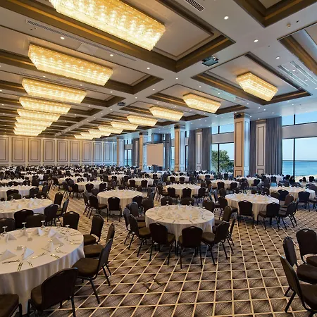 Ramada Plaza & Отель 5*