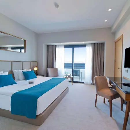 Отель Ramada Plaza & Трабзон