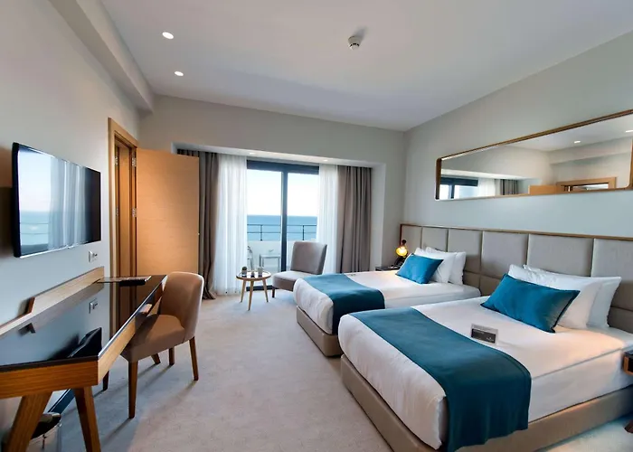 Ramada Plaza & Hotel