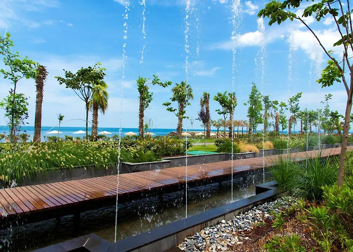 Ramada Plaza & Hotel 5*