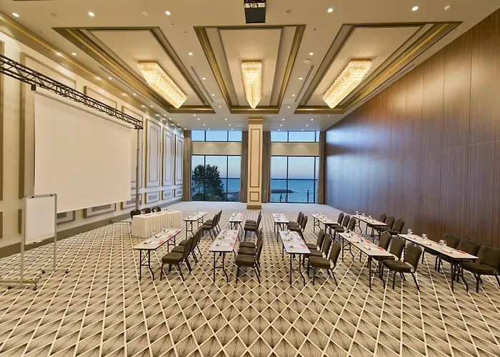 Ramada Plaza & Hotel