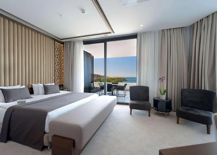 Ramada Plaza & Hotel 5*